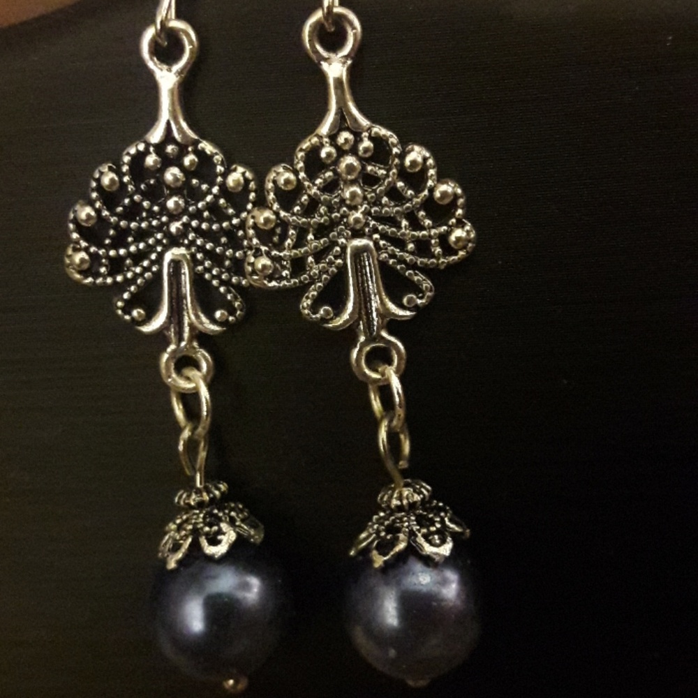 💙♠️Sweet Dainty drop earrings